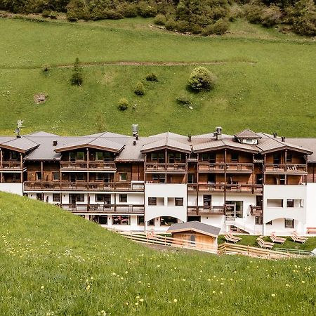 Hotel Almina Racines Exterior photo